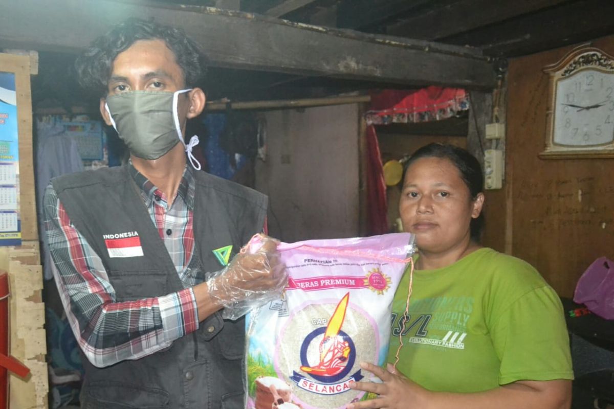 Ratusan paket pangan dibagikan Dompet Dhuafa Sumsel bagi dhuafa