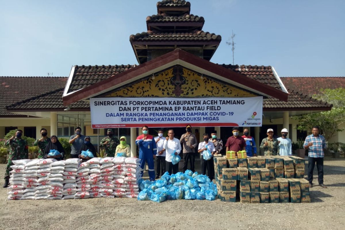 Pertamina Rantau salurkan bahan pokok 1.440 paket di wilayah operasi