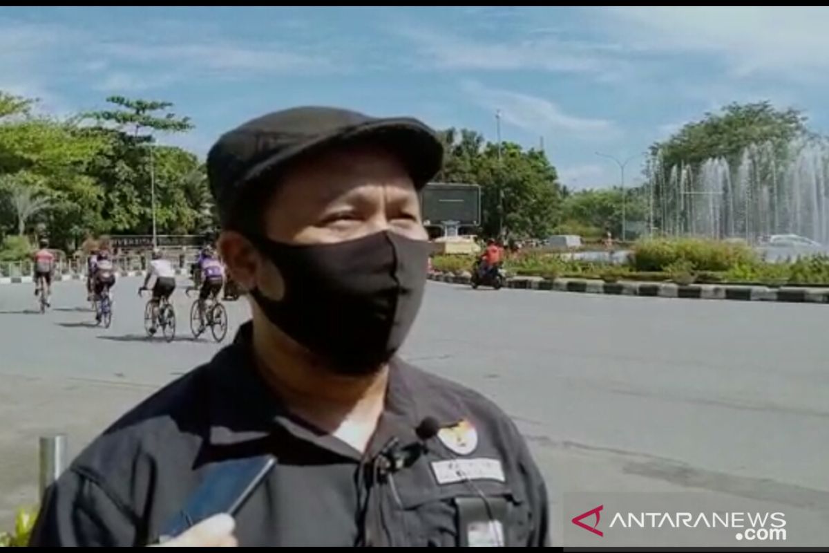 KPID-KI-KPPAD Kalbar bagikan masker ke masyarakat cegah COVID-19