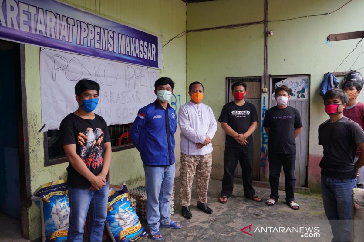 Wagub Sulsel salurkan bantuan ke posko Forum mahasiswa Toraja