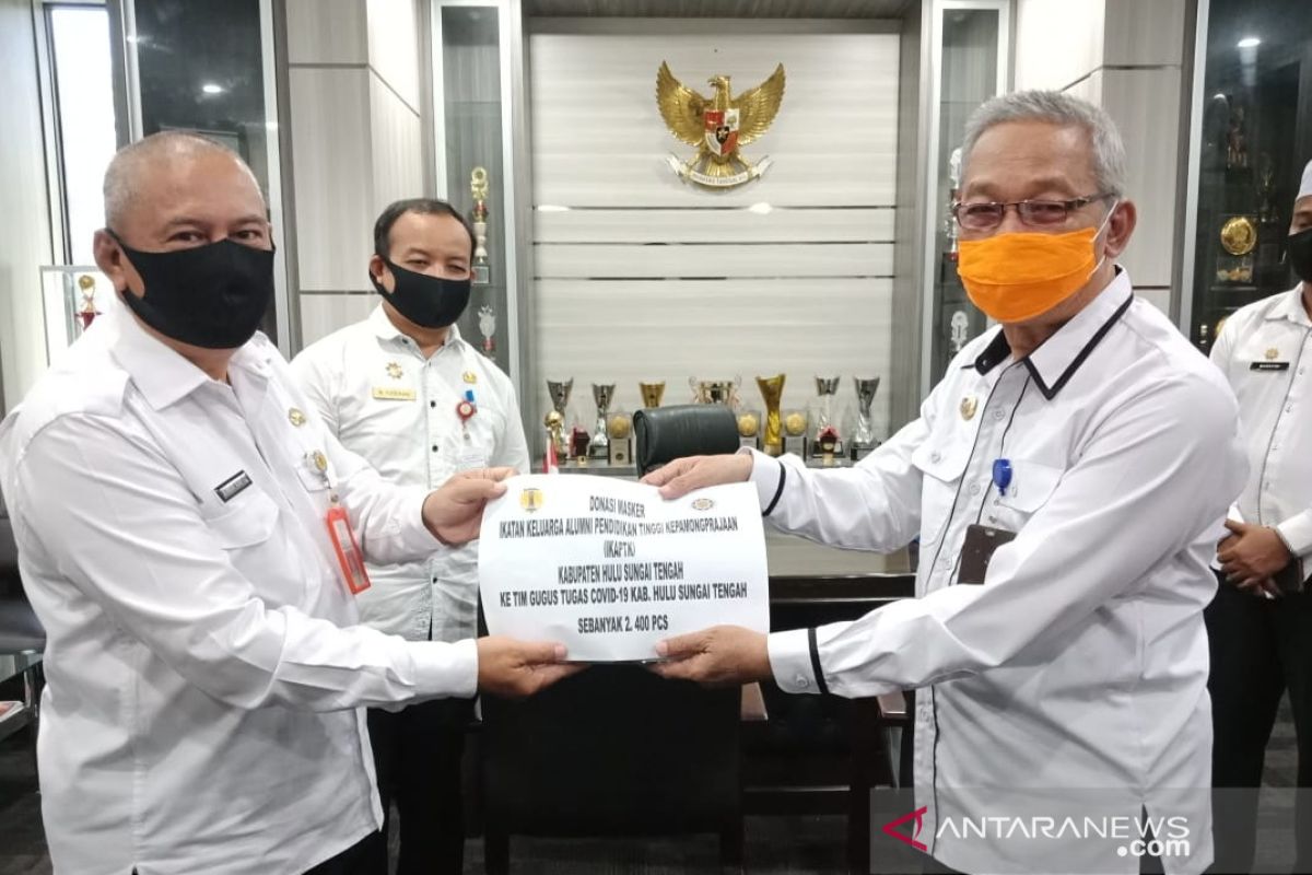 DPK IKAPTK donasikan masker ke Gugus Tugas COVID-19 HST sebanyak 2.400 buah