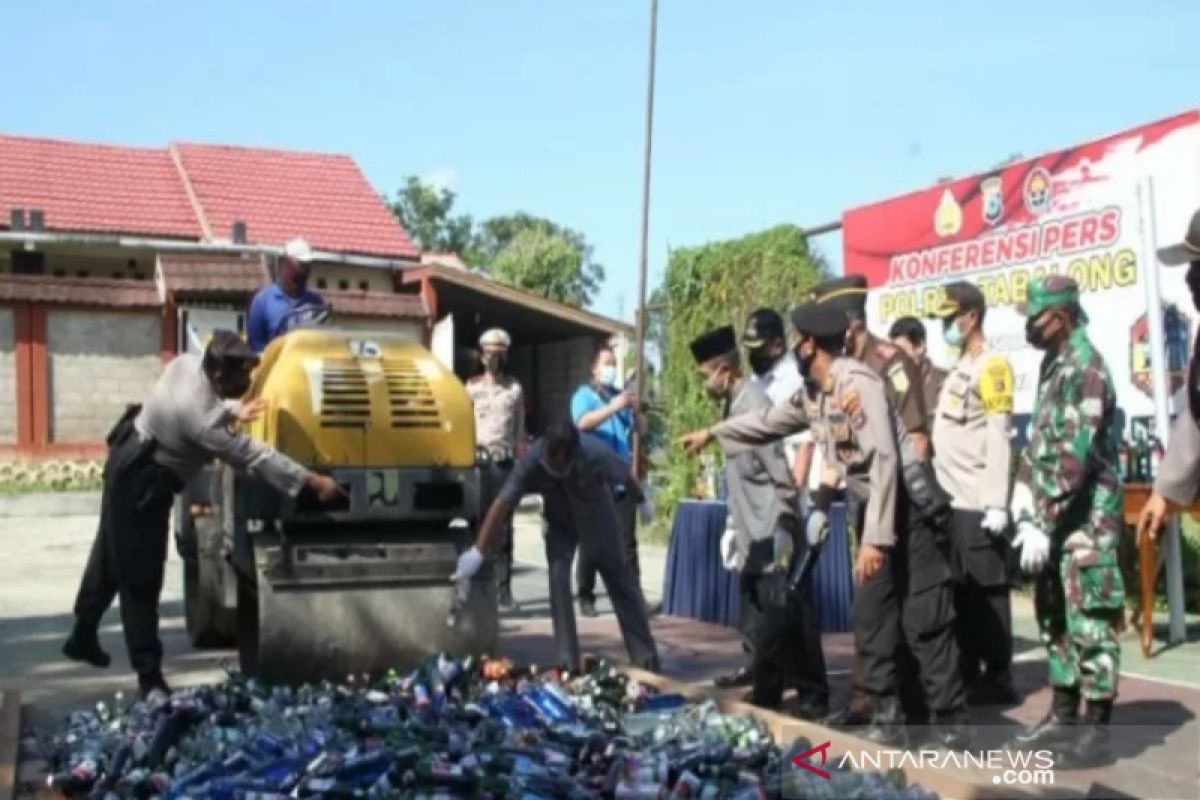 Polres Tabalong, Kalsel musnahkan ribuan botol minuman keras