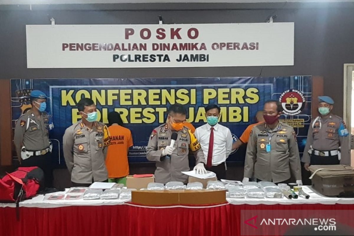 Polresta Jambi bekuk oknum pelajar pengirim 25,8 kilogram ganja