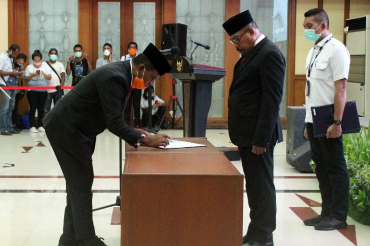 Gubernur Murad Ismail melantik 19 pejabat eselon II Pemprov Maluku