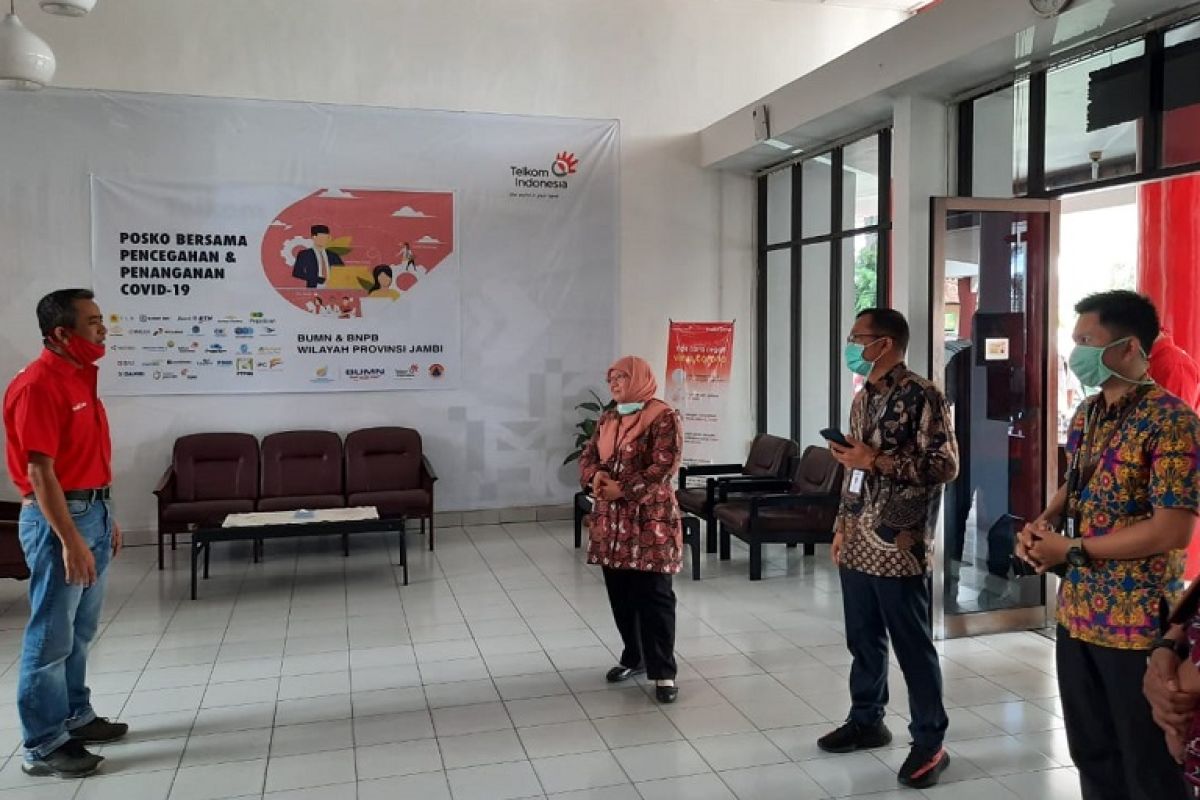 Taspen serahkan bantuan melalui Satgas Bencana BUMN wilayah Jambi