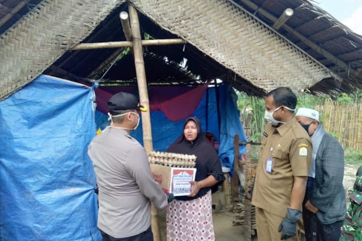 Polres Aceh Timur bagi 525 paket sembako untuk masyarakat kurang mampu