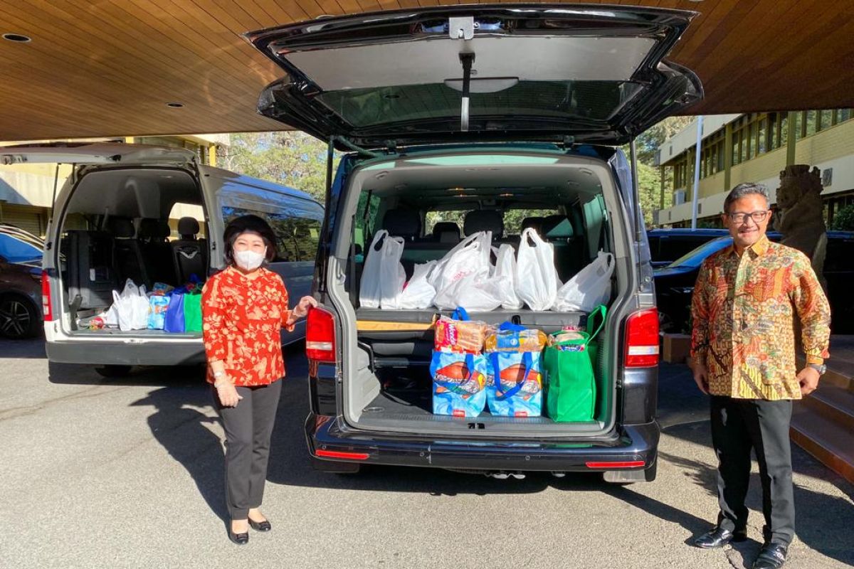 COVID-19: Indonesian embassy in Canberra distributes aid