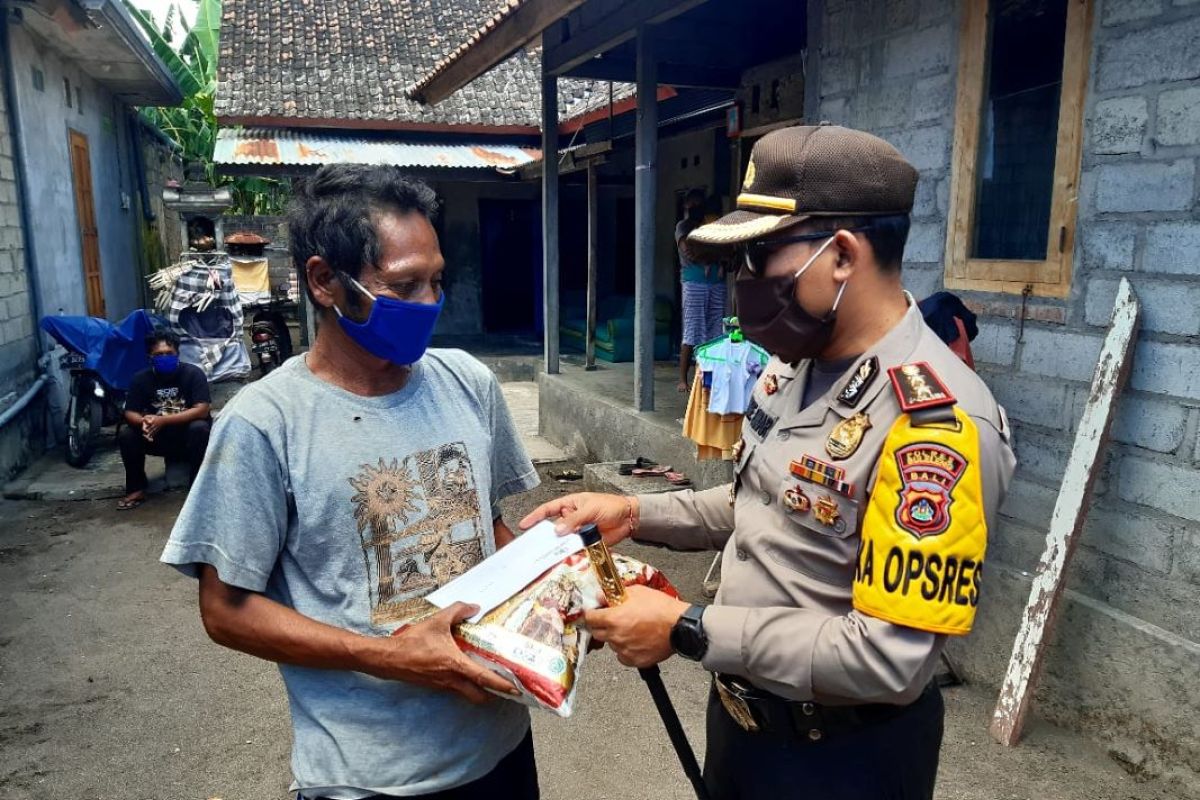 Warga Keturunan Tionghoa Buleleng bantu APD