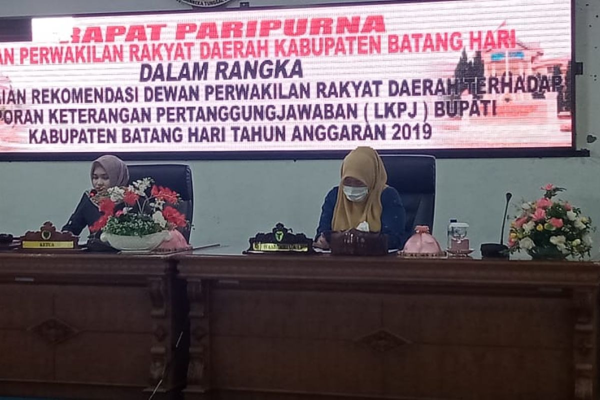 DPRD sampaikan rekomendasi LKPJ Bupati Batanghari TA 2020