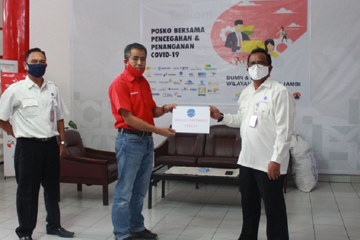 AirNav Jambi serahkan bantuan masker