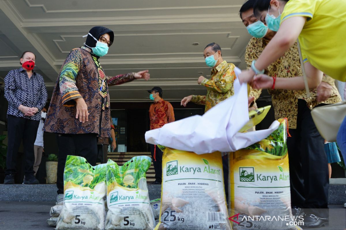 Pembagian sembako jelang PSBB di Surabaya diminta transparan