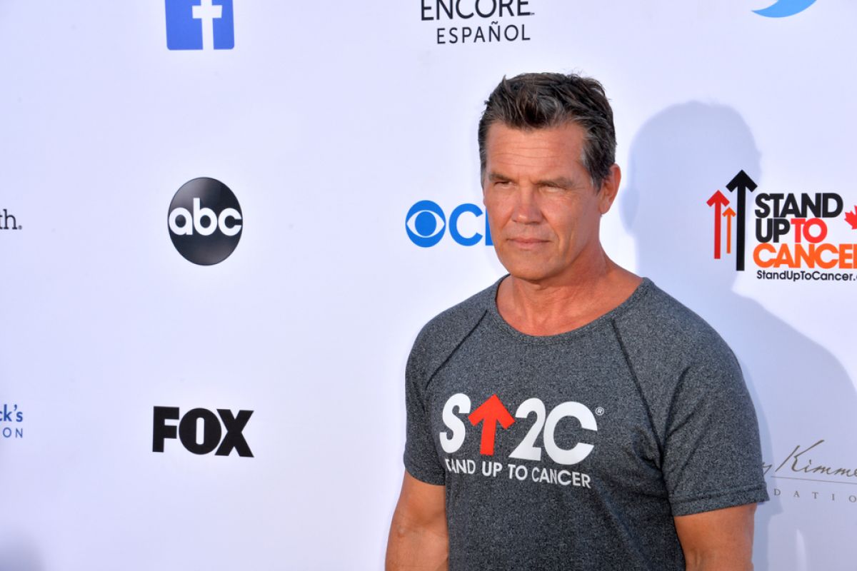 Josh Brolin minta maaf karena kunjungi orangtua saat karantina