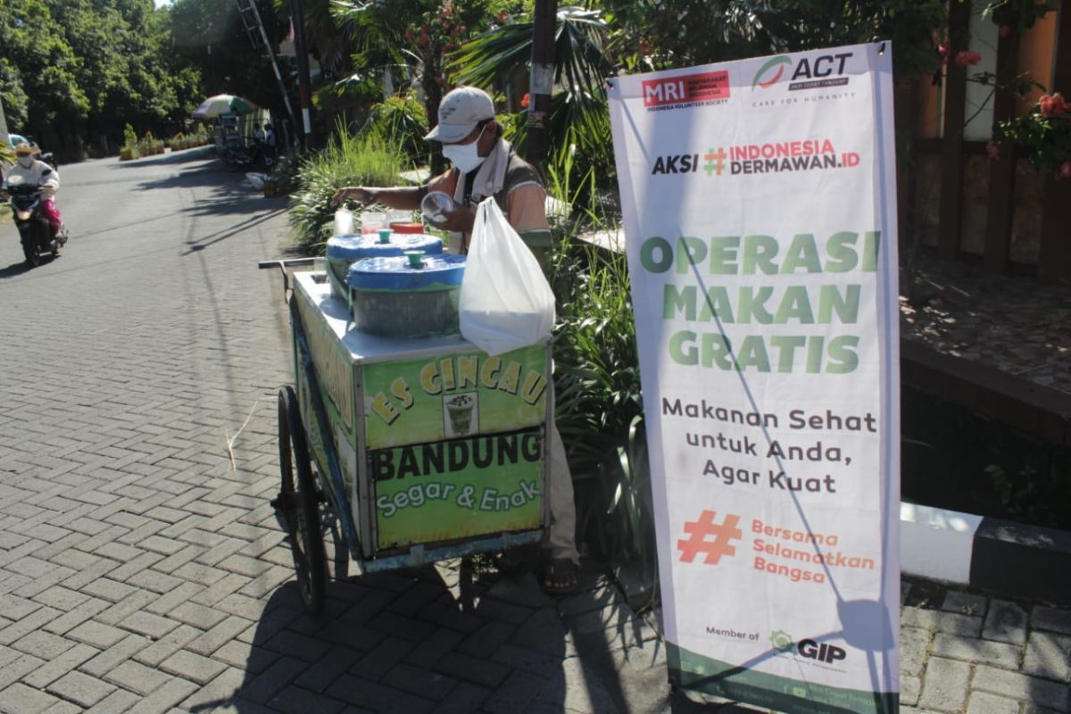 ACT Jatim bantu makan gratis warga di Sidoarjo