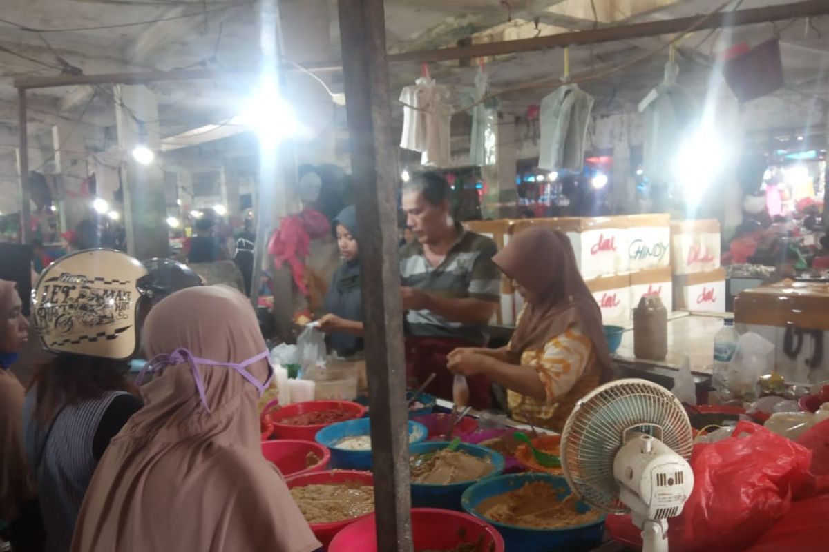 Jelang ramadhan, pasar di Tembilahan padat pengunjung