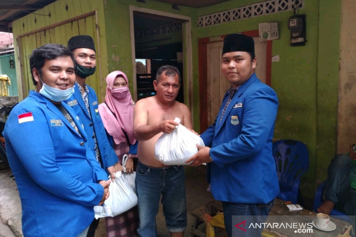 PMII Padangsidimpuan donor darah dan distribusikan bantuan sembako