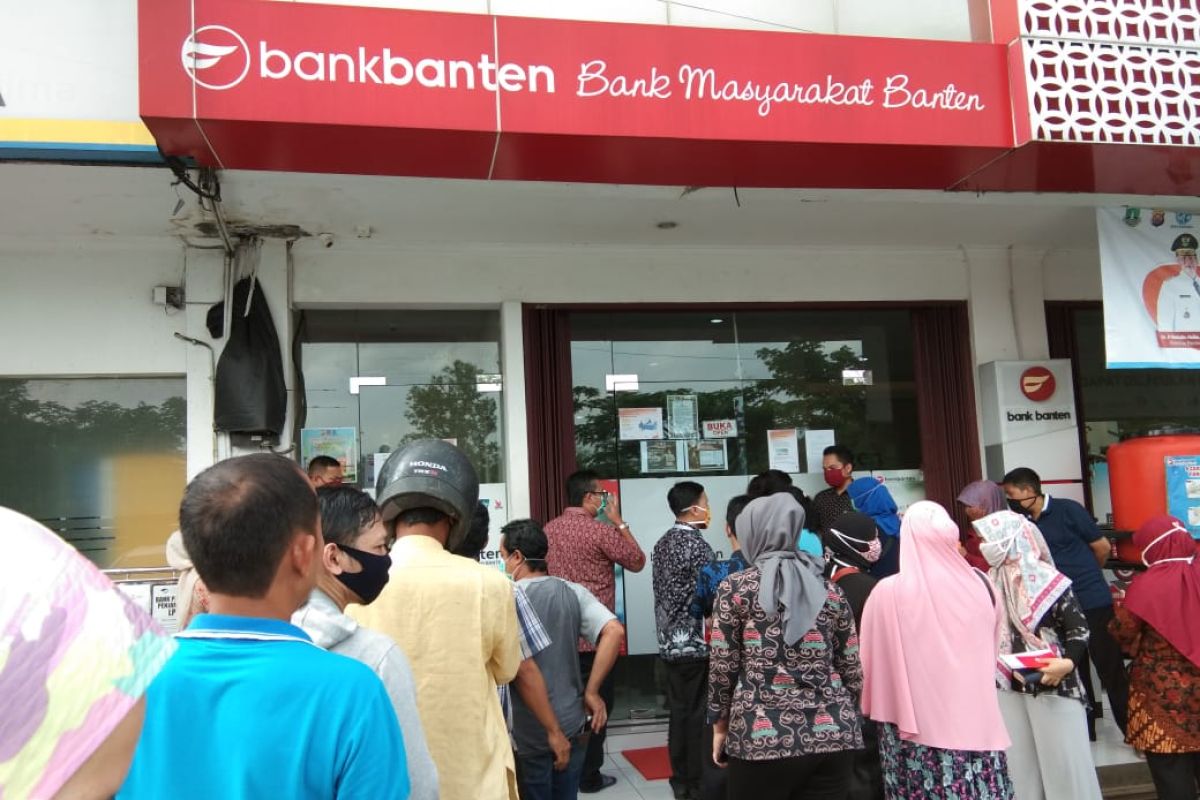 Gubernur Banten imbau  nasabah Bank Banten tidak panik