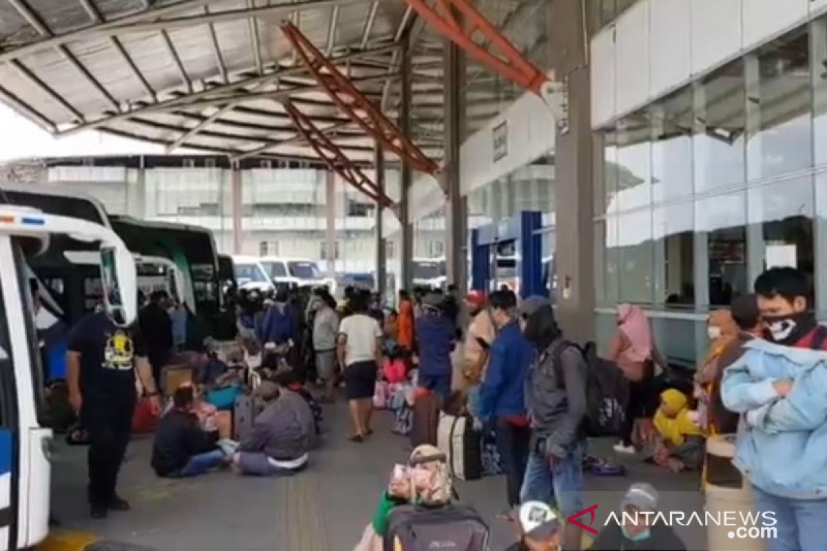 Bus Terminal Pulogebang naikkan harga tiket 50 persen