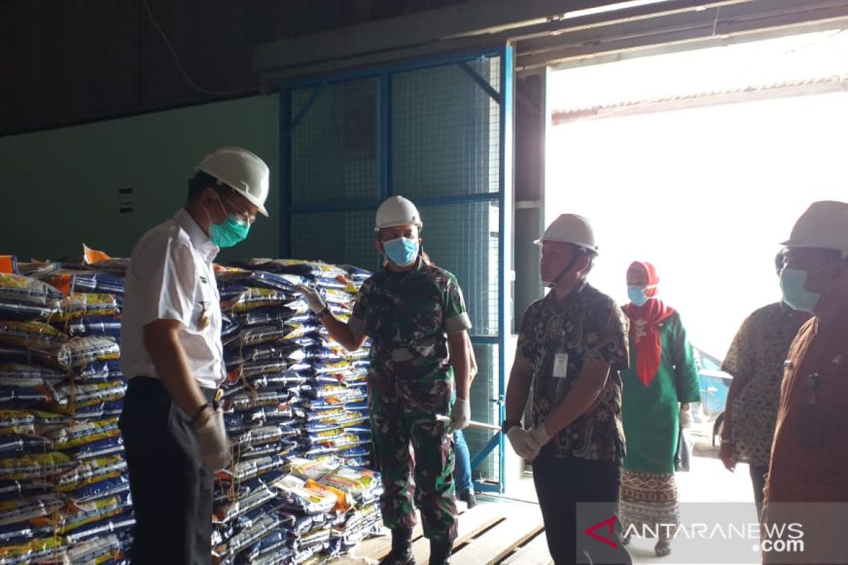 Perum Bulog Kabupaten Belitung datangkan 20 ton gula pasir