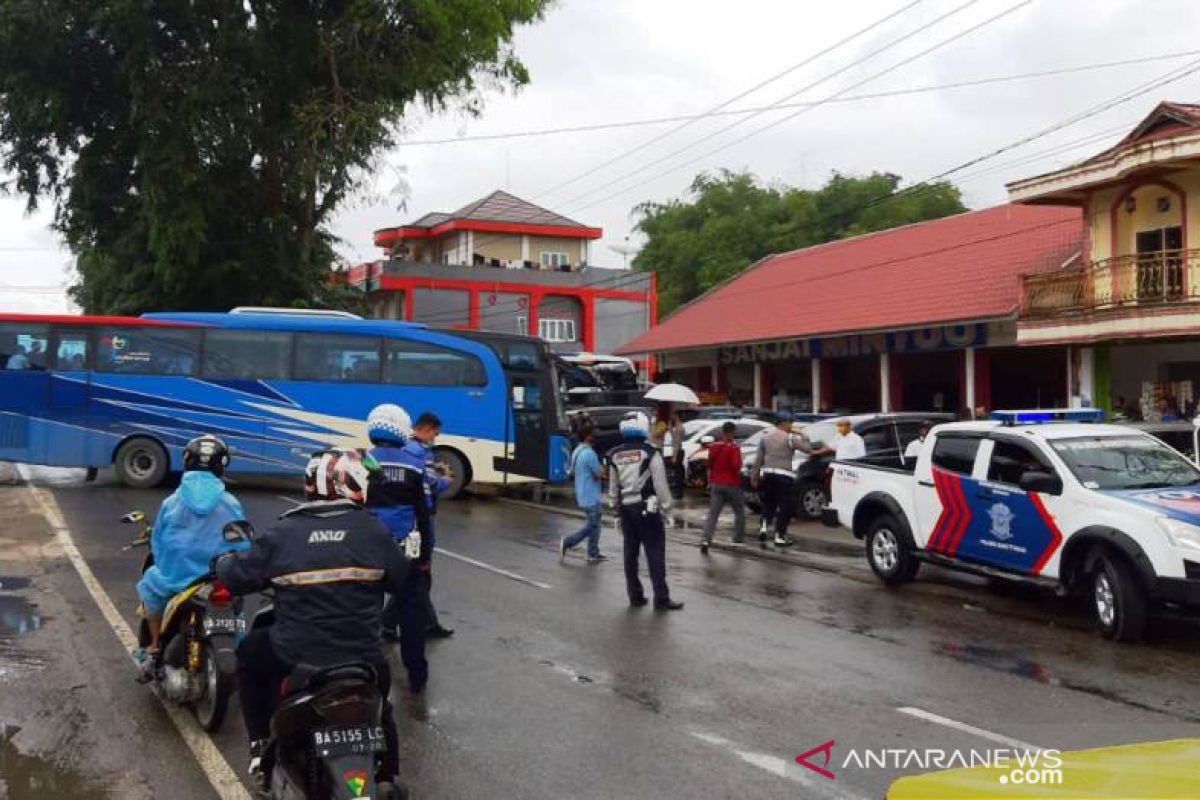 Hendak pulang kampung ke beberapa daerah di Sumbar, 101 TKI dari Malaysia dicegat masuk Bukittinggi