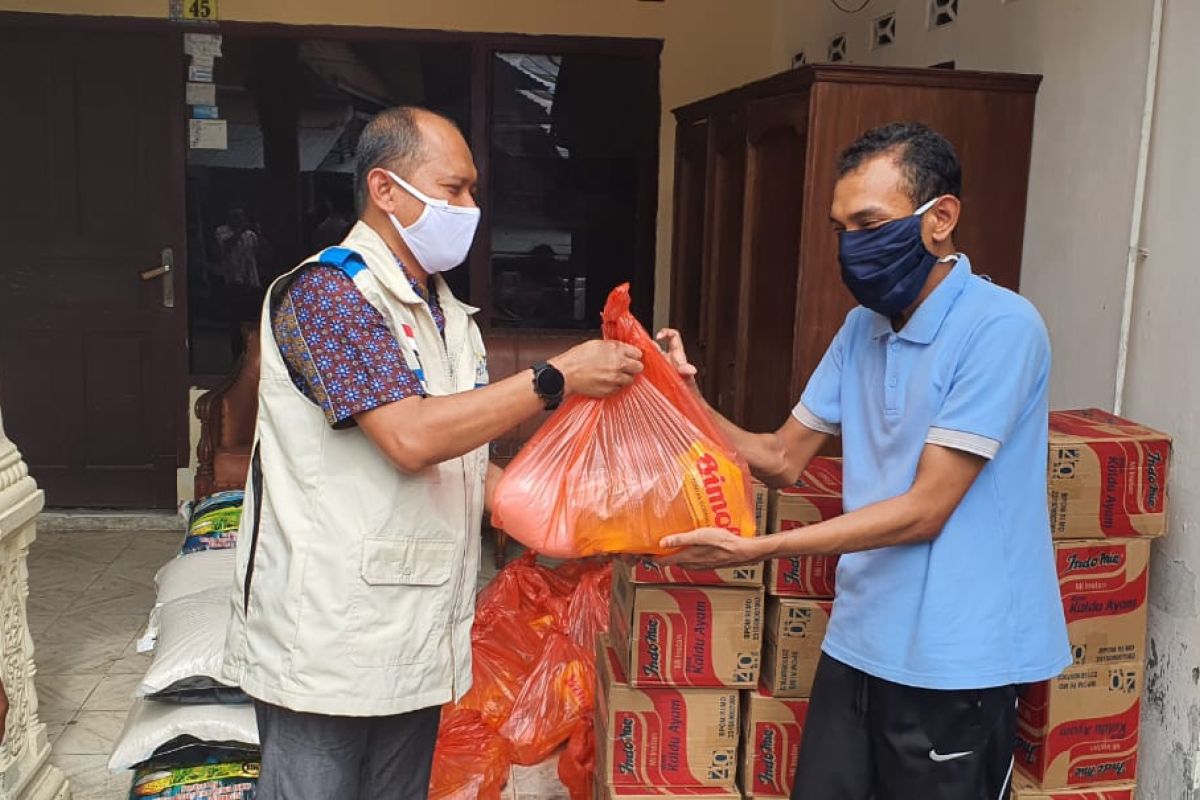 YBM PLN Aceh serahkan bantuan untuk penyandang disabilitas