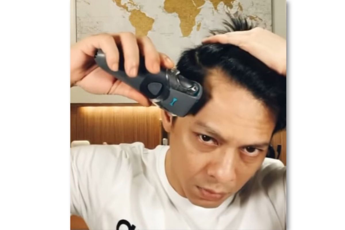 Ariel Noah tantang Sule dan Ari Lasso cukur rambut sendiri