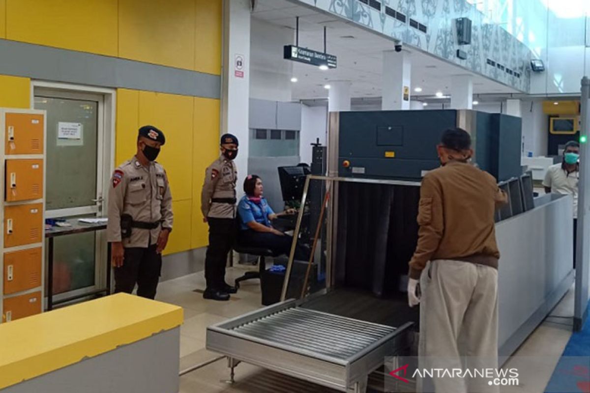 Brimob Polda Jambi bantu pengamanan di Bandara Sultan Thaha