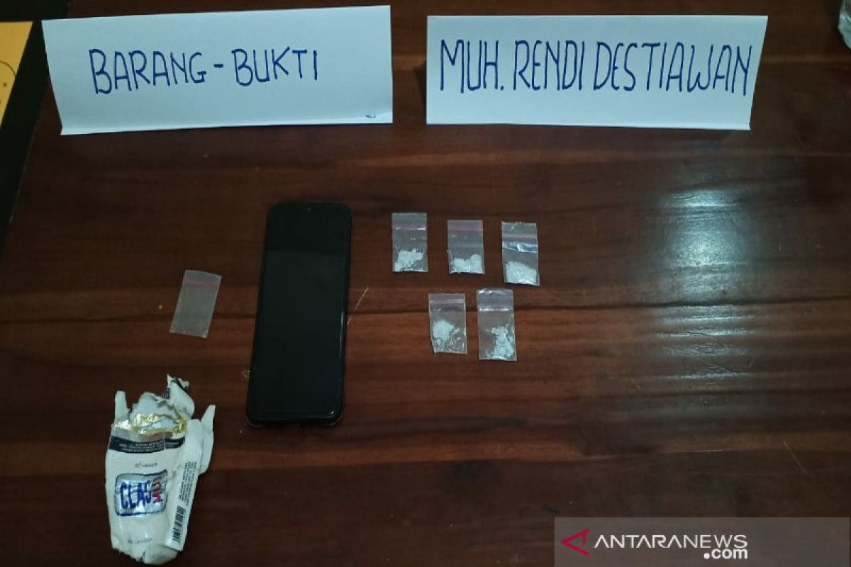 Polisi menangkap pengedar narkoba diduga jaringan Lapas Kendari