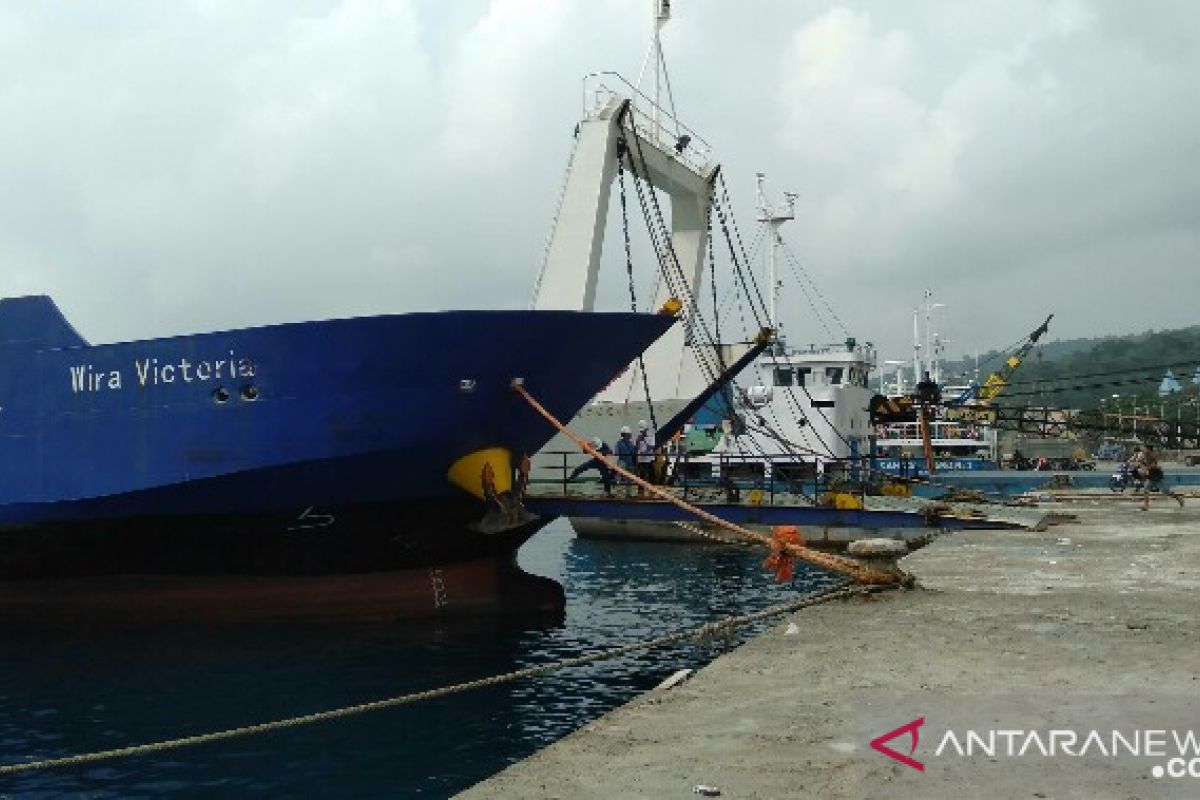 Kapal masuk dan keluar Pelabuhan Gunungsitoli dilarang bawa penumpang
