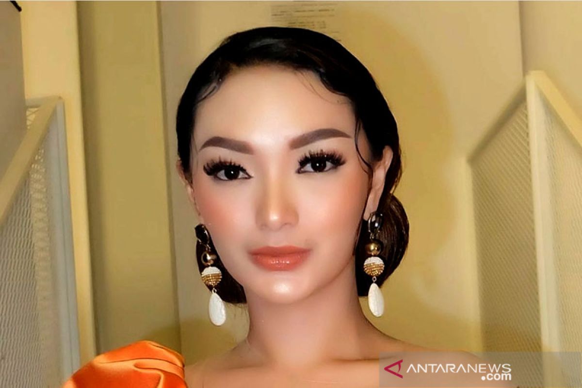 Zaskia Gotik menikah dengan Sirajuddin Mahmud