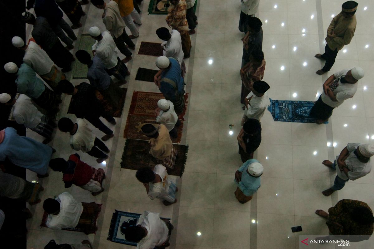 Sekda Situbondo: Shalat tarawih berjamaah di masjid boleh, tapi tetap terapkan prokes