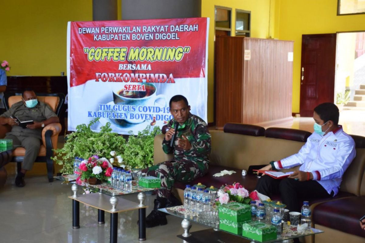 Dandim 1711/BVD bersama tim gugus COVID-19 coffe morning di DPRD