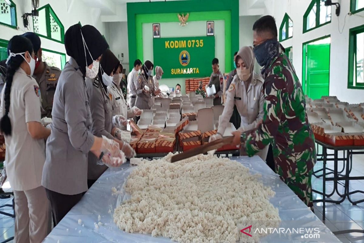 TNI-Polri kompak buka dapur umum selama Ramadhan