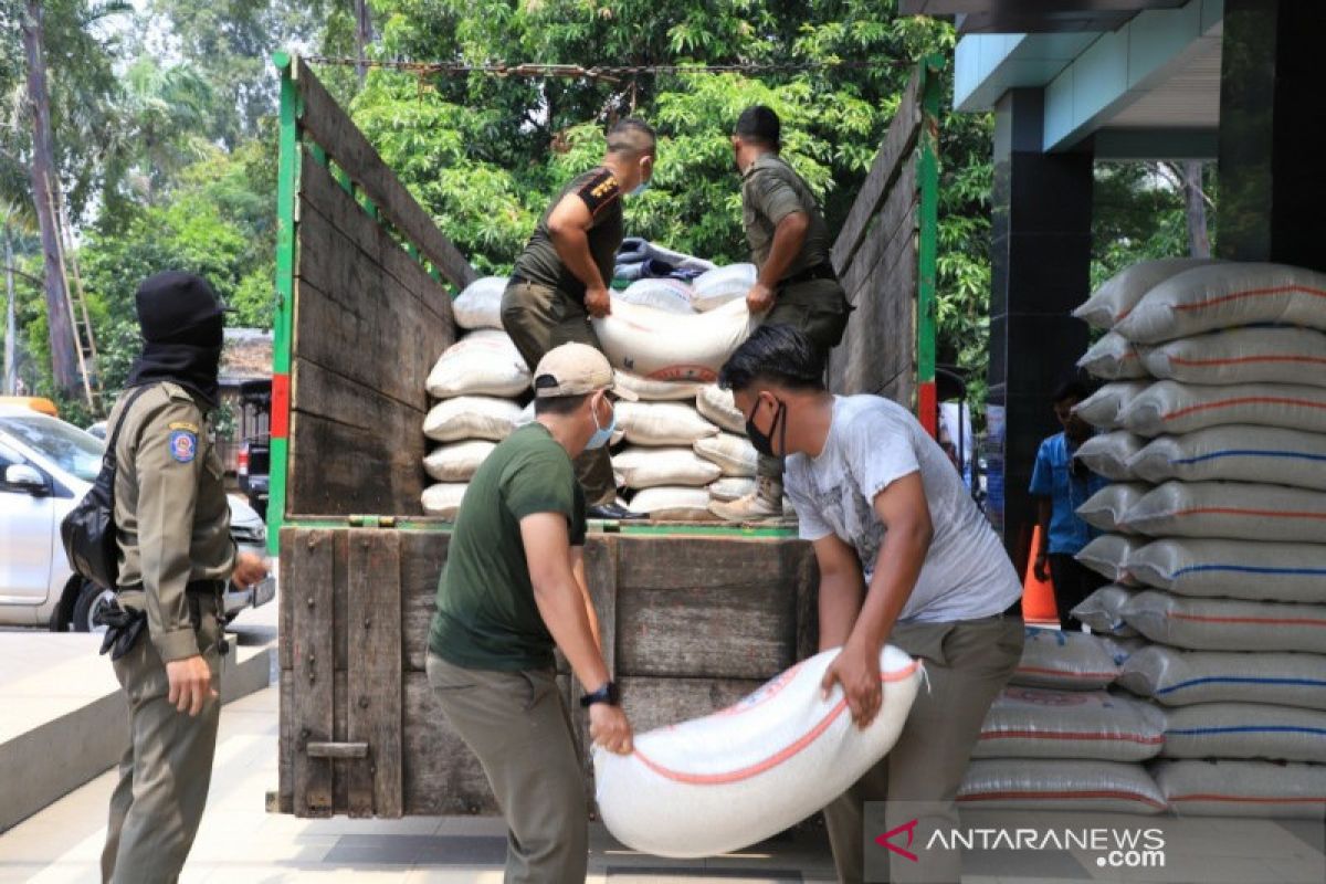 Pemkot Tangerang-Baznas distribusikan bantuan beras ke 1.014 RW