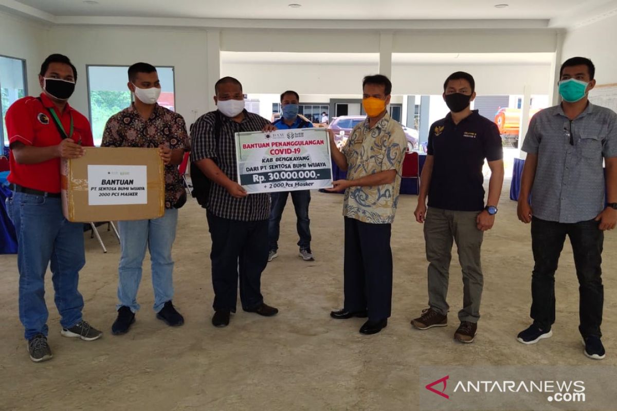 PPDI Bengkayang salurkan bantuan sembako kepada kaum difabel