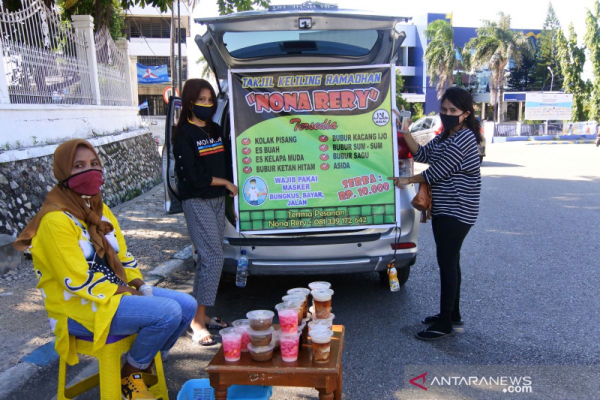 100 pelaku usaha di Kupang jual takjil  secara daring