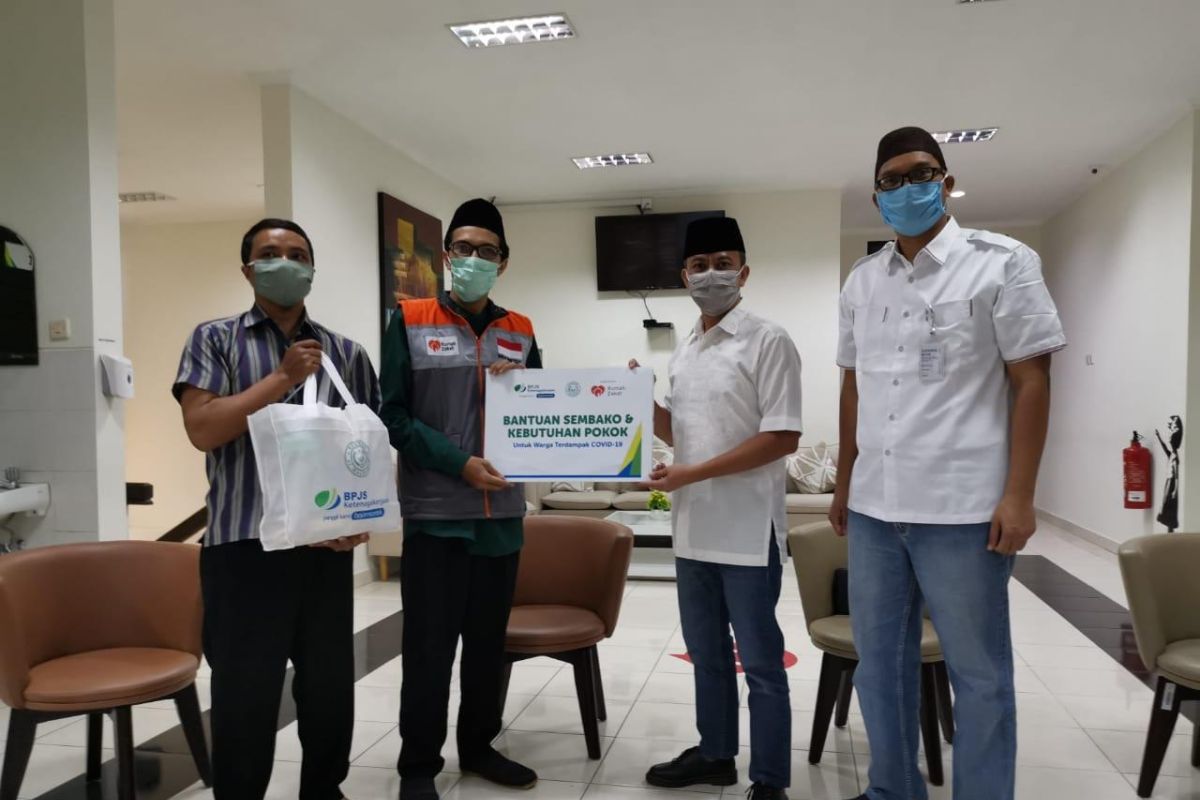 BPJAMSOSTEK Banuspa salurkan zakat untuk masyarakat terdampak COVID-19