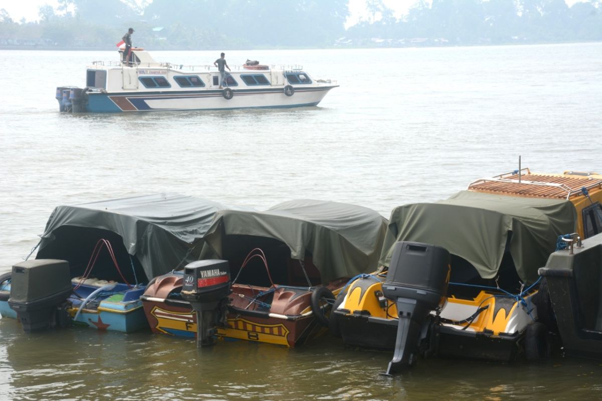 Cegah tak angkut penumpang, KSOP Tanjung Pandan awasi kapal logistik