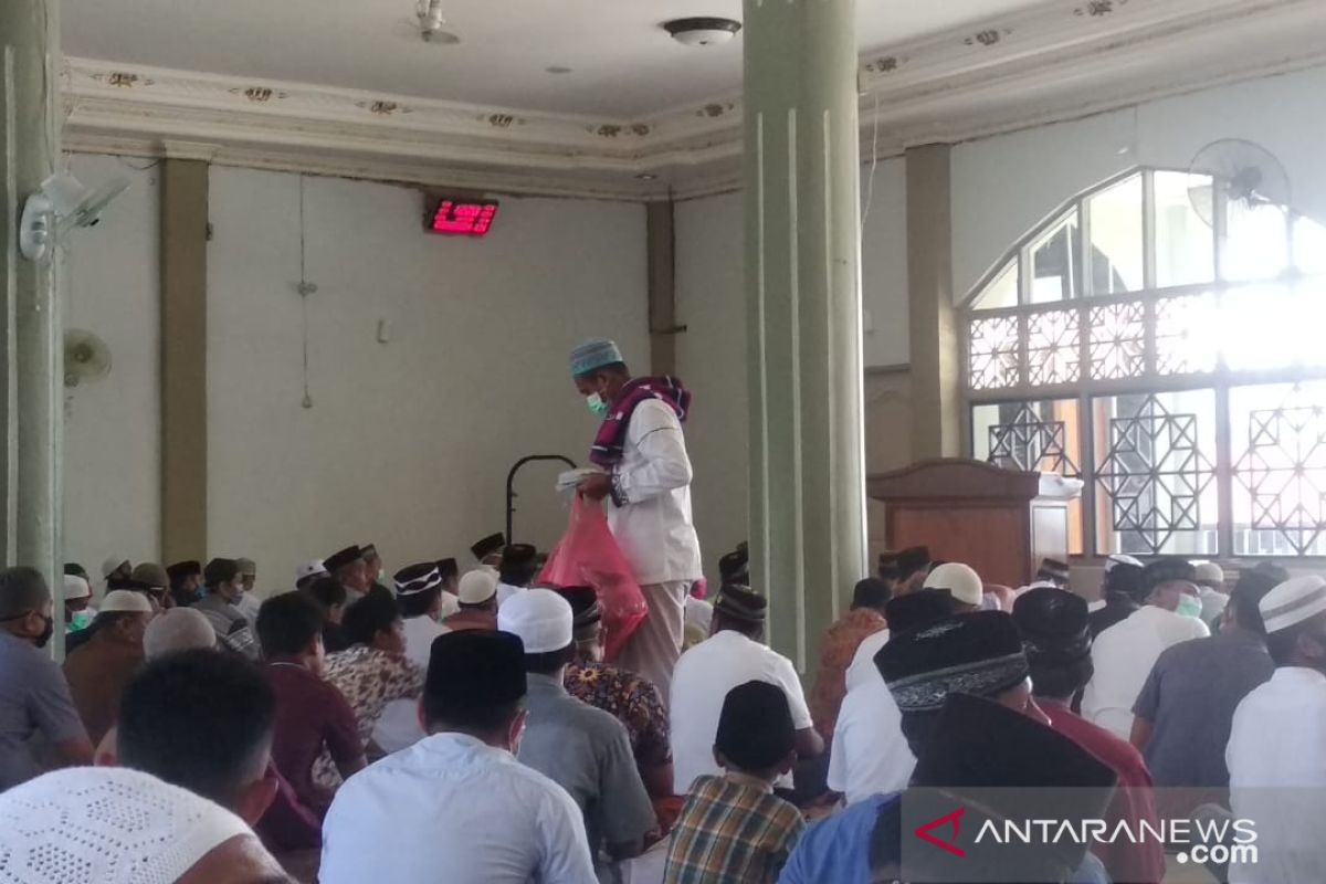 Muslim Wondama masih shalat Jumat dan Tarawih karena belum ada kasus corona