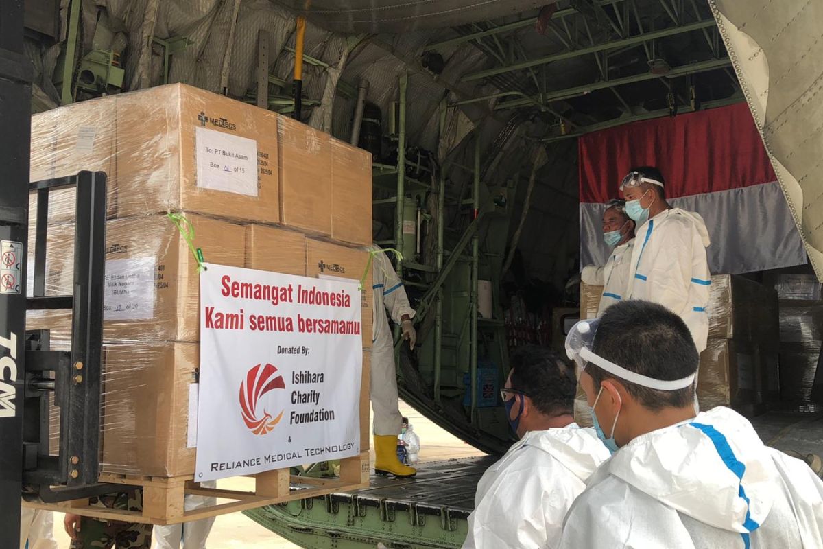 Ishihara Charity Foundation donates 140 thousand PPEs to Indonesia