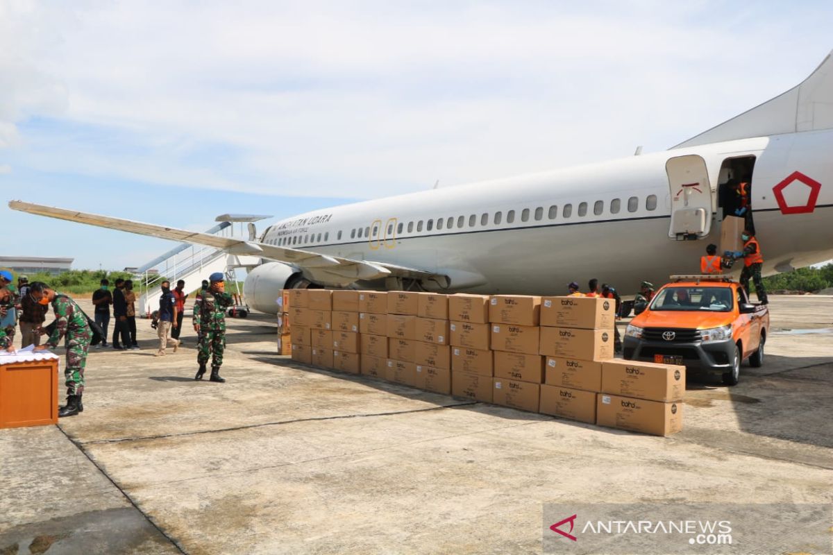 Gunakan pesawat Boeing 737, bantuan APD didistribusi ke Kaltara-Makasar-Gorontalo