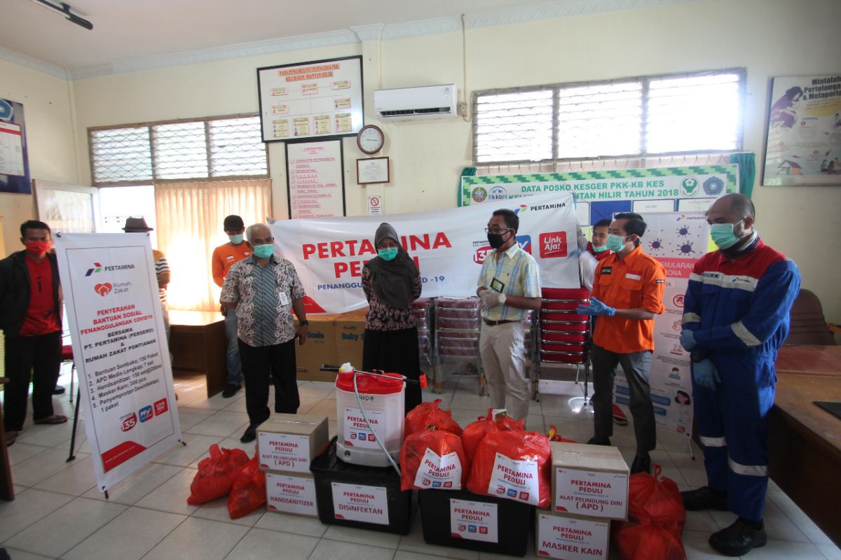 Pertamina berikan bantuan APD dan paket sembako ke Puskesmas Siantan Hilir