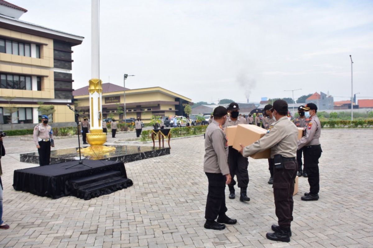 3.600 paket bahan pokok disalurkan Polresta Sidoarjo menjelang PSBB