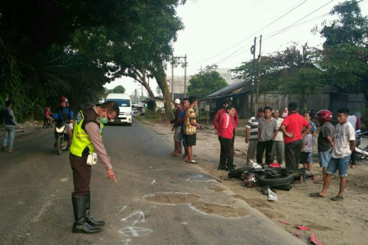 Dua motor tabrakan di Simalungun, satu pengendara tewas