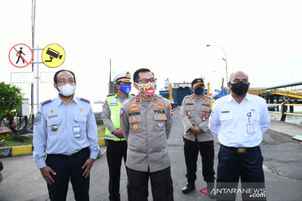 Kakorlantas sebut arus kendaraan pemudik di Merak sudah berkurang