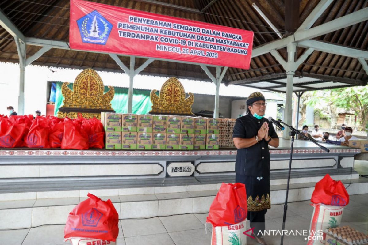 Pemkab Badung serahkan bantuan sembako kepada 3.819 KPM
