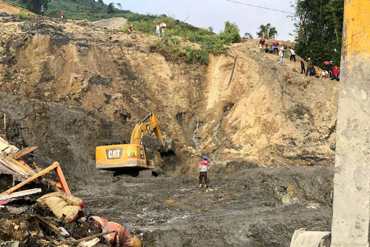 Sempat terputus, jalan lintas nasional di Solok sudah dapat dilalui kendaraan