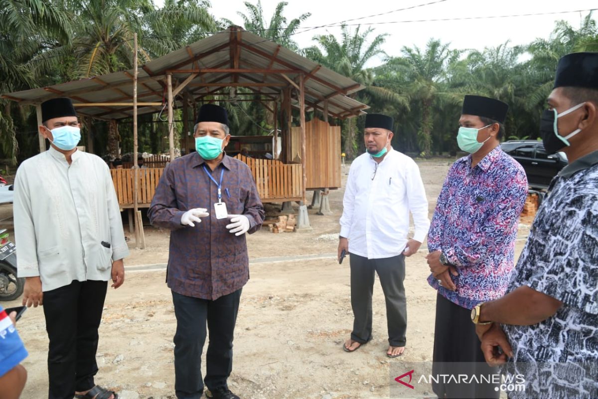Bupati Siak monitor penanganan COVID-19 di Kampung Temusai dan tinjau pembangunan ponpes