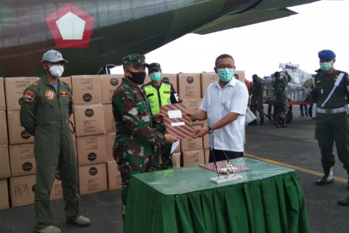 Pesawat Hercules angkut bantuan alkes dan APD untuk Maluku Utara