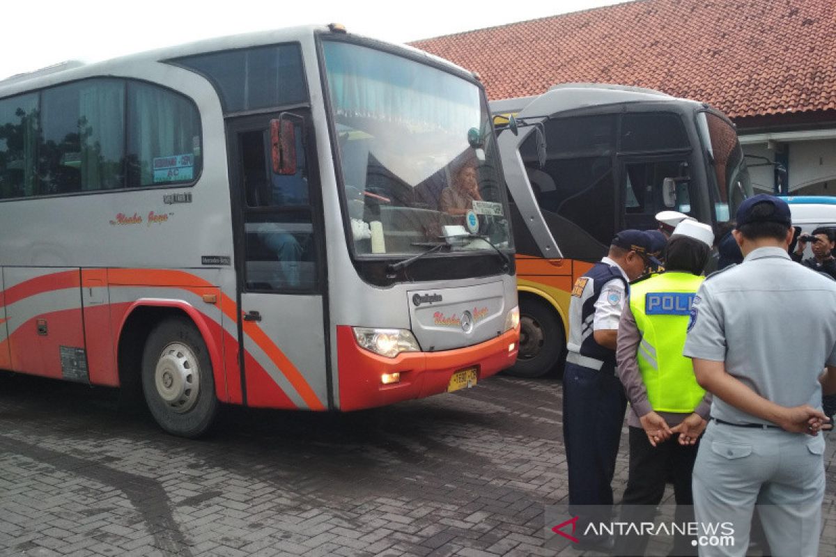 Kendaraan dari Semarang wajib masuk Terminal Induk Jati Kudus