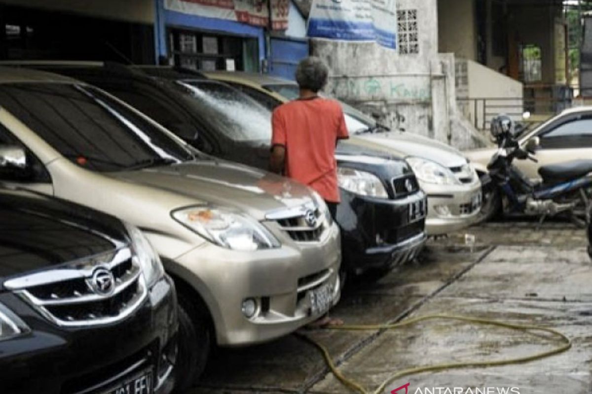 Dampak corona, penjualan mobil bekas di Palembang semakin lesu